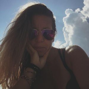 Meet your Posher, Chrysti